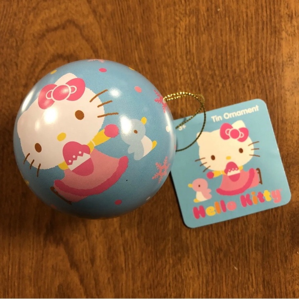 NWT 1976, 2012 Sanrio HELLO KITTY Hanging Tin Ornament Ball